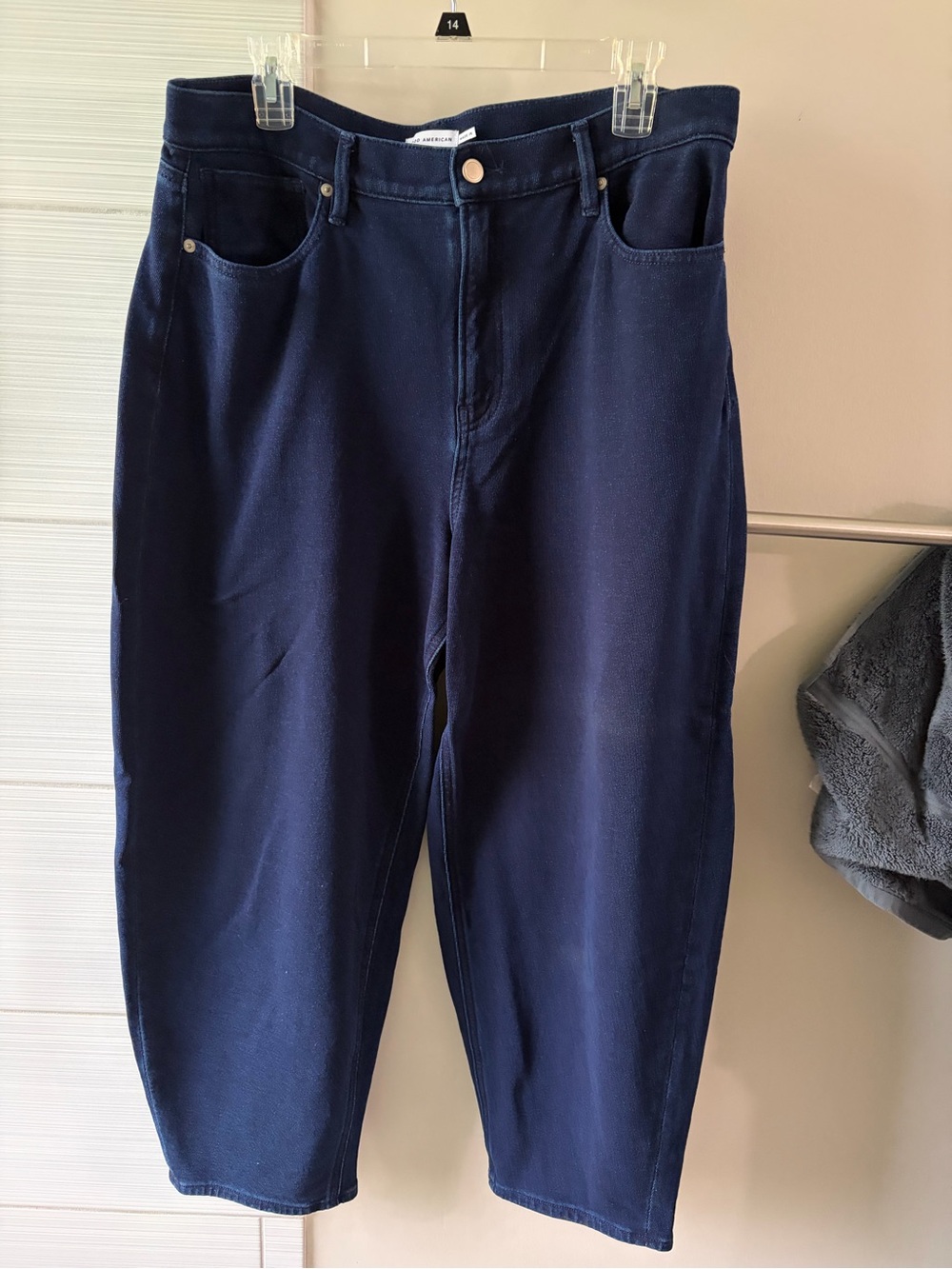 Good American Jeanius Barrel Sweatpants Jeans size 14 (32), 100% cotton